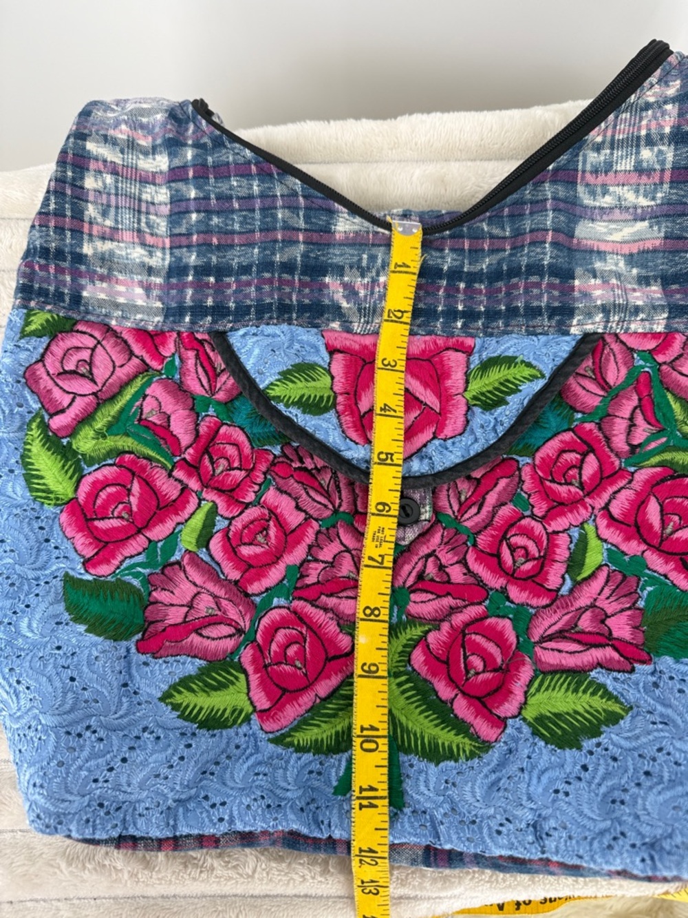 handmade hobo bag featuring Guatemalan embroidery floral design - Picture 9 of 11